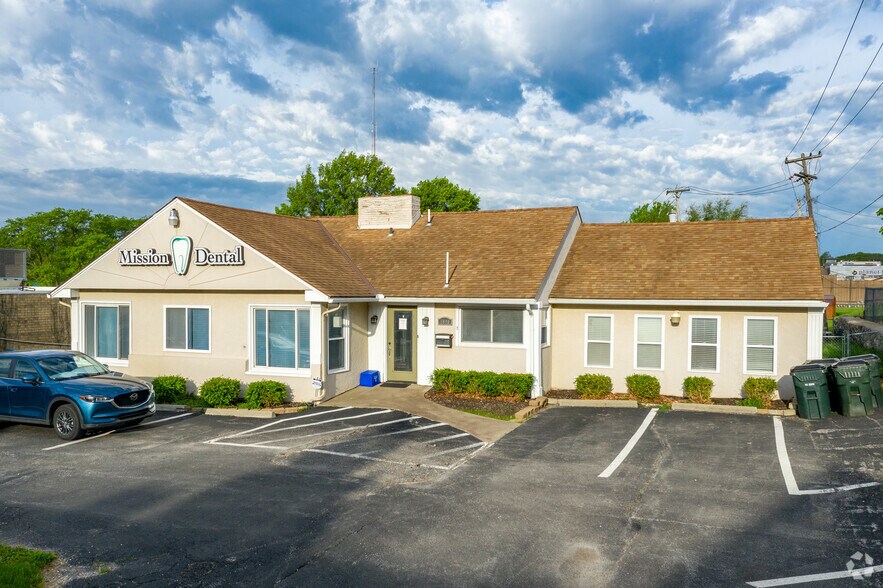 5940 Lamar Ave, Mission, KS 66202