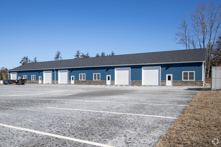 12 Center Park Rd, Topsham, ME for lease - Primary Photo - Image 1 of 8