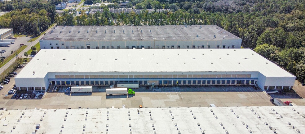 460 Ellis Rd N, Jacksonville, FL for lease - Building Photo - Image 2 of 8