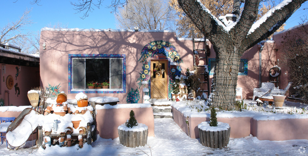 910 Kit Carson Rd, Taos, NM for sale - Primary Photo - Image 1 of 1