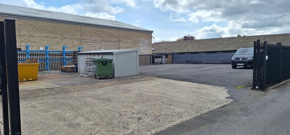 2 Eastbrook Rd, Gloucester for lease - Building Photo - Image 2 of 2