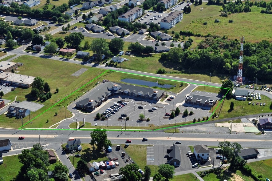 200-220 S Dupont Blvd, Smyrna, DE for lease - Building Photo - Image 2 of 2