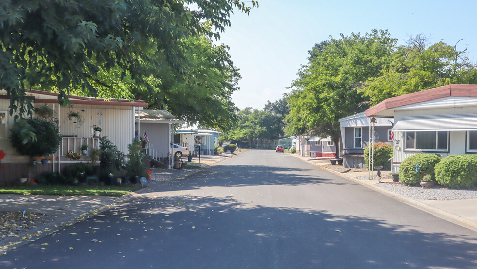 8255 Golden State Hwy, Los Molinos, CA for sale - Building Photo - Image 1 of 1