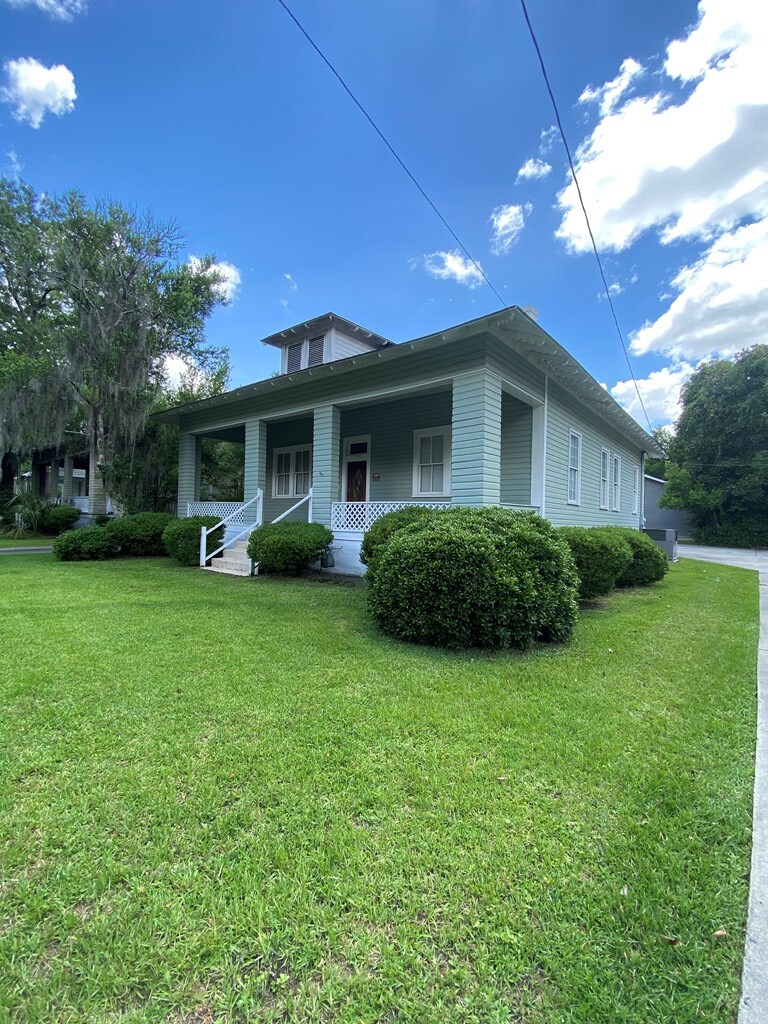 1004 Slater St, Valdosta, GA 31601