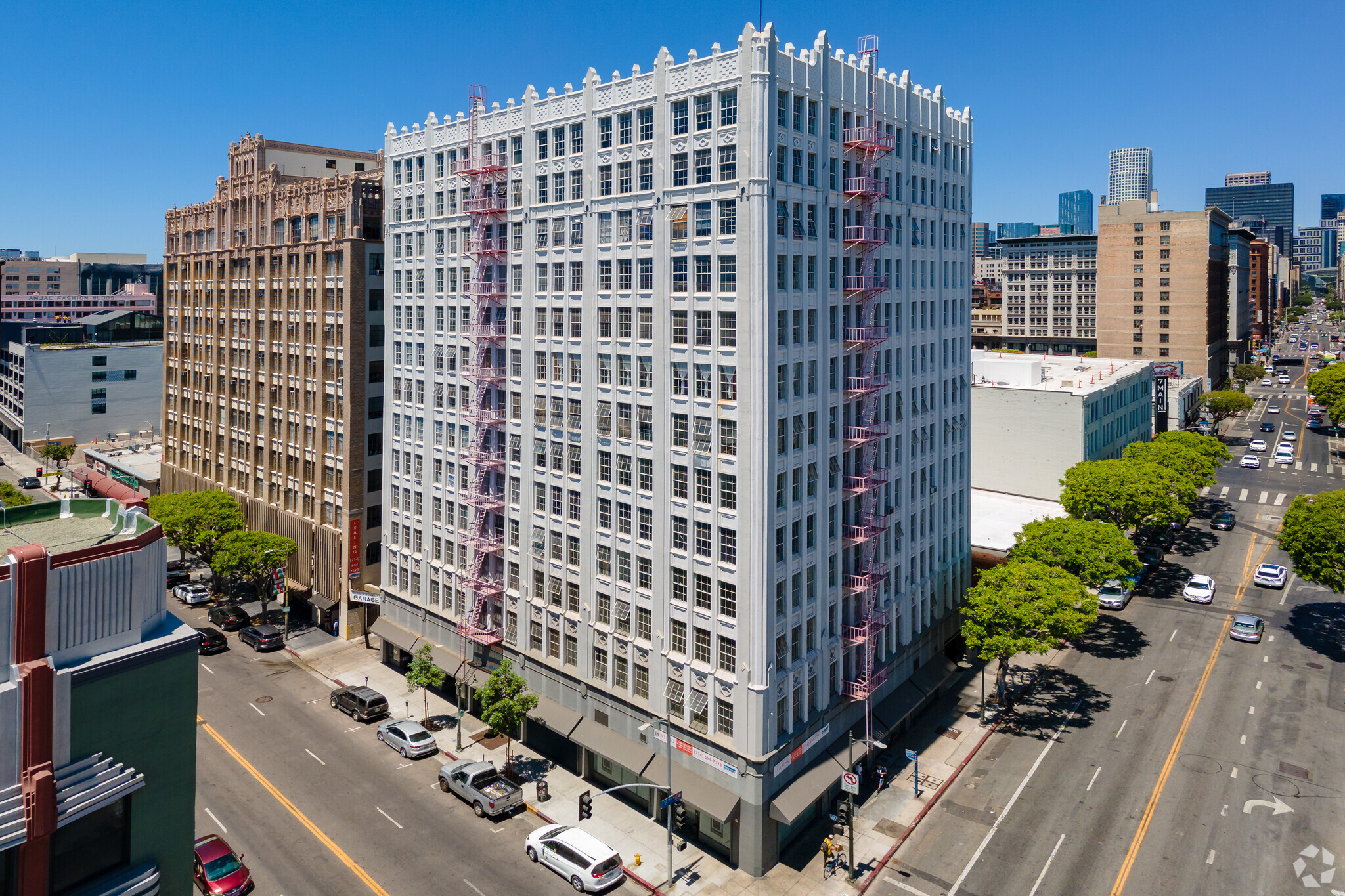 122 E 7th St, Los Angeles, CA for lease Building Photo- Image 1 of 9