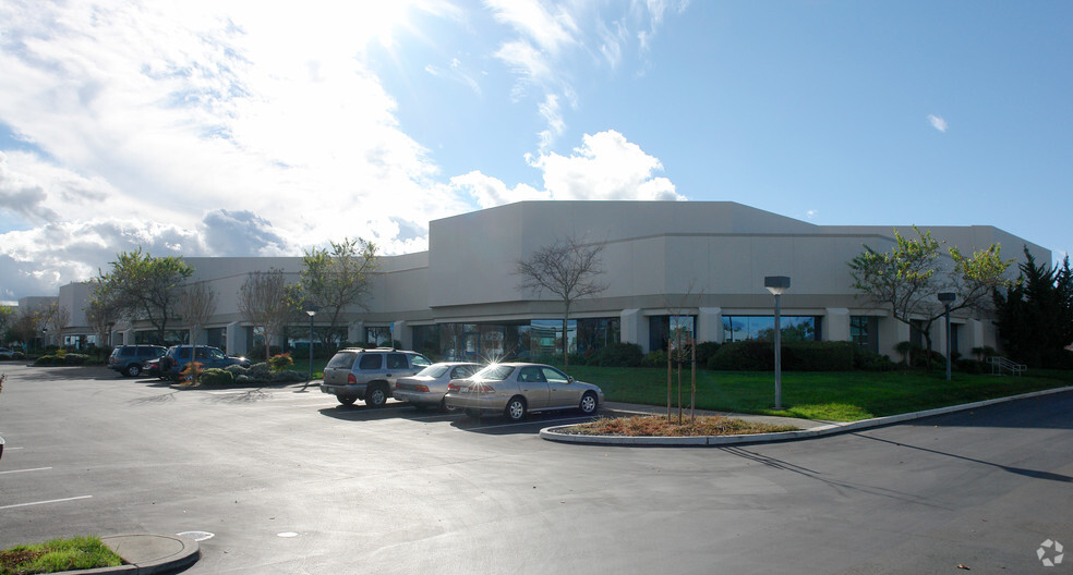 3601-3645 Westwind Blvd, Santa Rosa, CA for lease - Primary Photo - Image 1 of 4