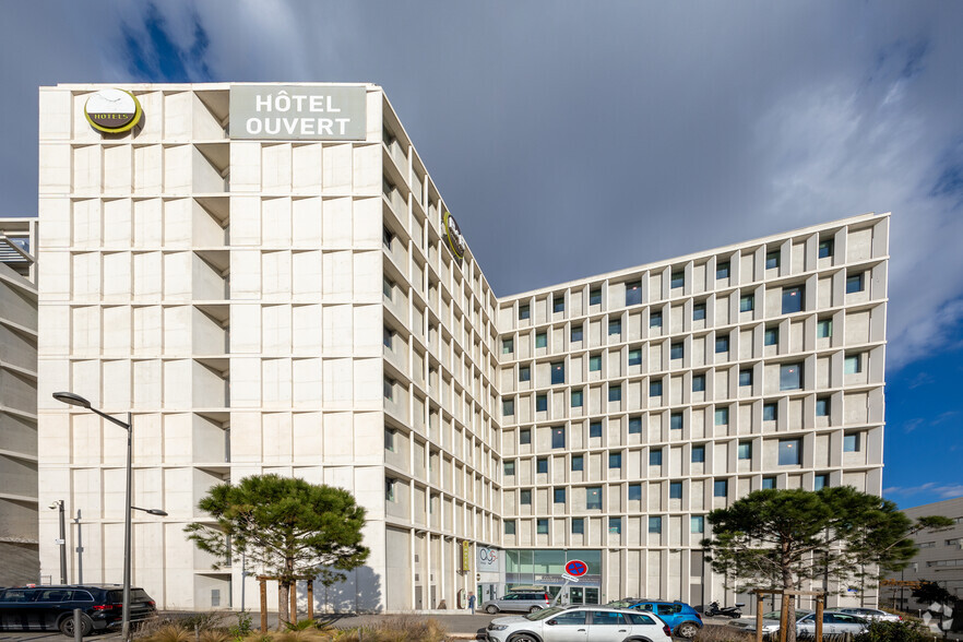 Hospitality in Marseille for sale - Building Photo - Image 2 of 3