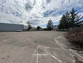 Décines-Charpieu - AERIAL map view