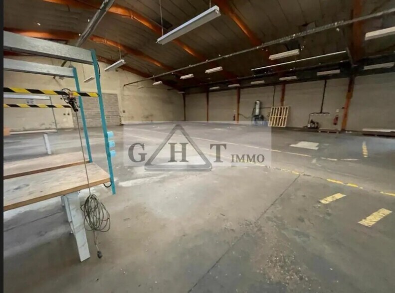 Industrial in Mareuil-lès-Meaux for sale - Building Photo - Image 3 of 16