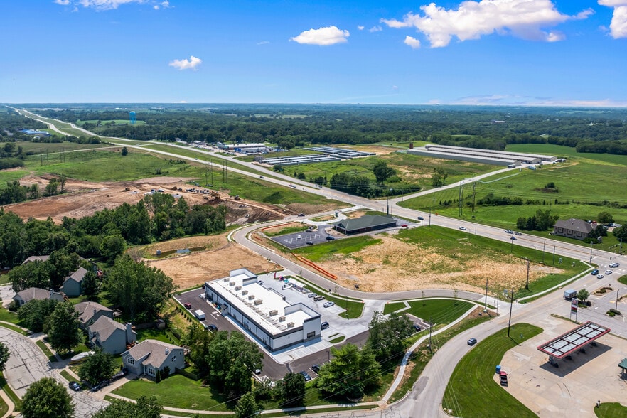 169, Smithville, MO for sale - Building Photo - Image 3 of 4