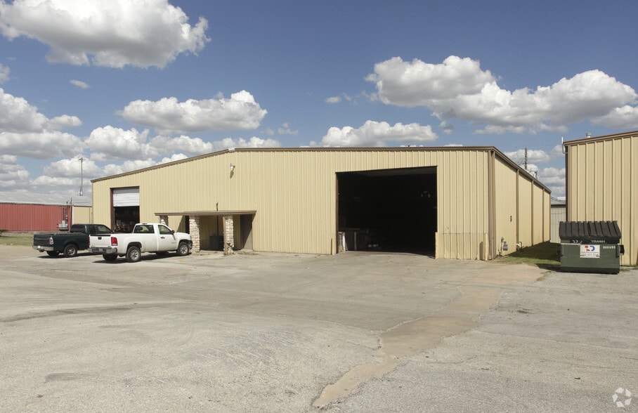 9201 Brown Ln, Austin, TX for sale - Primary Photo - Image 3 of 5