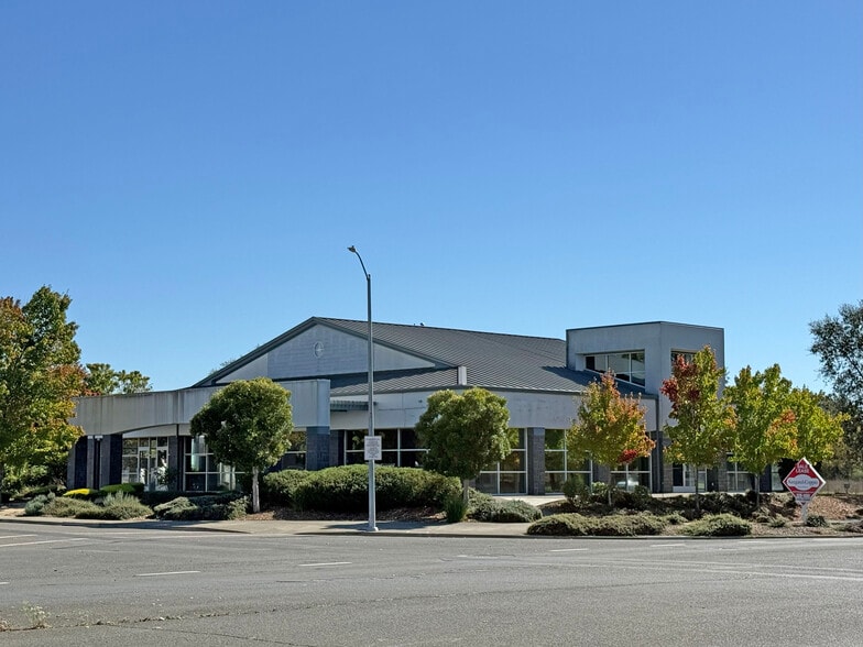 800 American Way, Windsor, CA for lease - Building Photo - Image 1 of 17