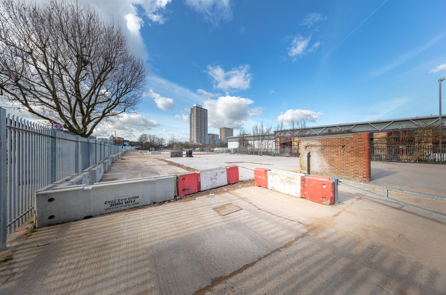 Coronation Rd, London for lease - Building Photo - Image 3 of 3