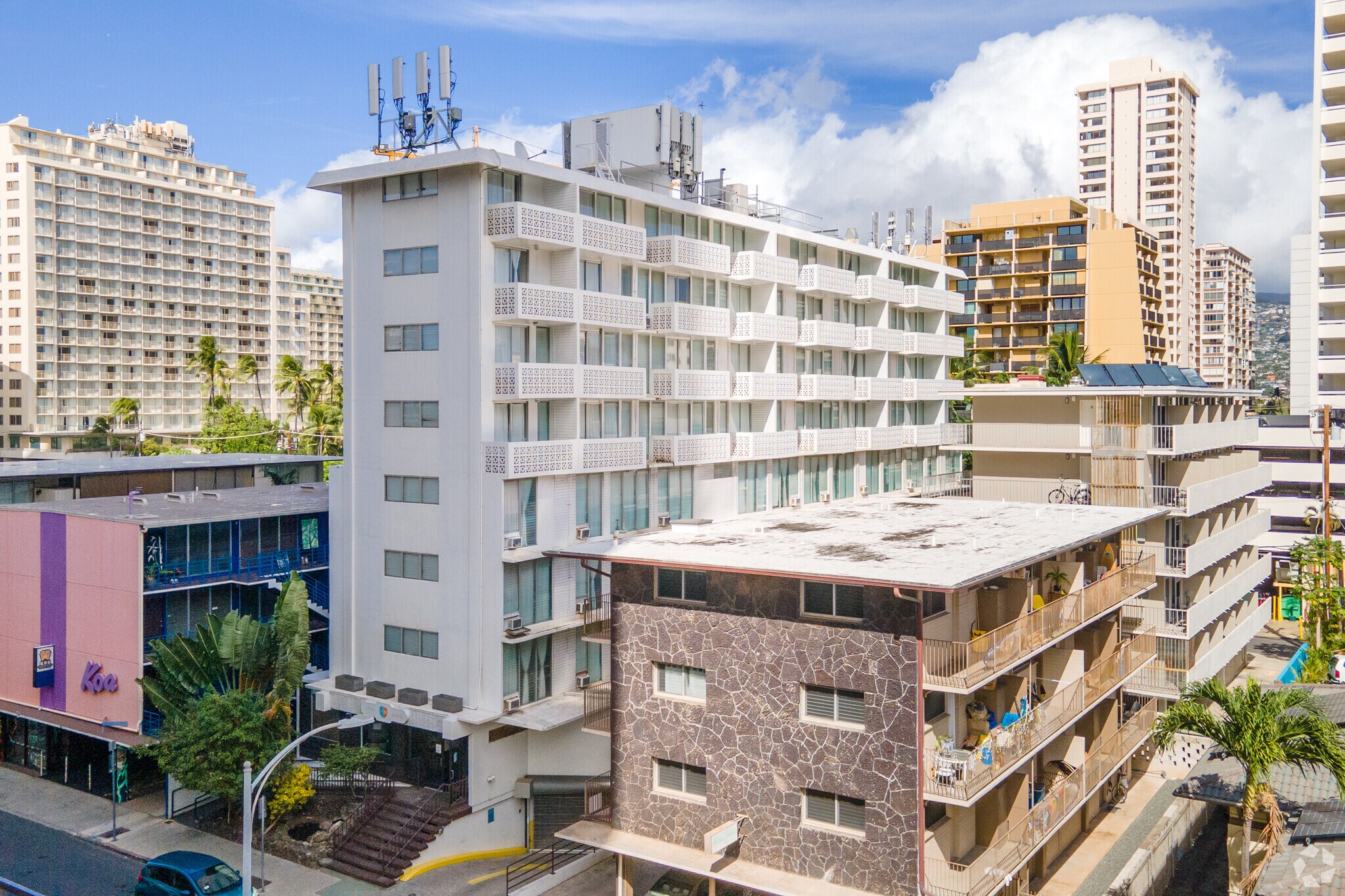 2424 Koa Ave, Honolulu, HI for sale Primary Photo- Image 1 of 1