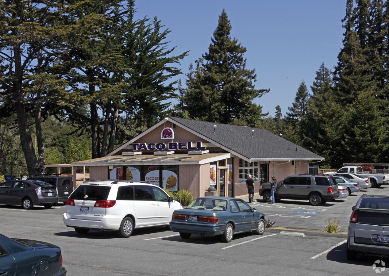 7887 Soquel Dr, Aptos, CA 95003