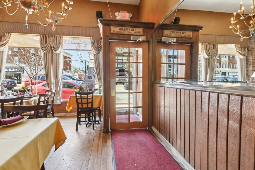 359-361 Bloomfield Ave, Caldwell, NJ for sale - Interior Photo - Image 2 of 31