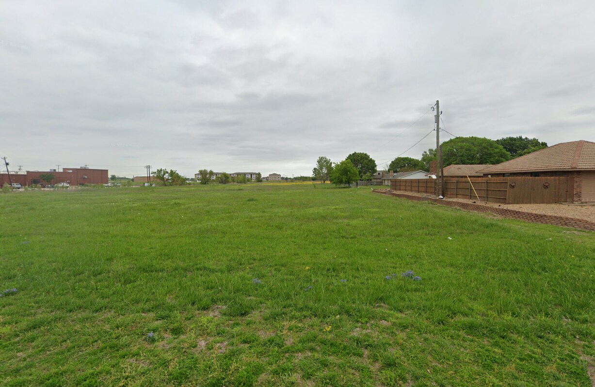 Dumas St, Van Alstyne, TX 75495 for Lease