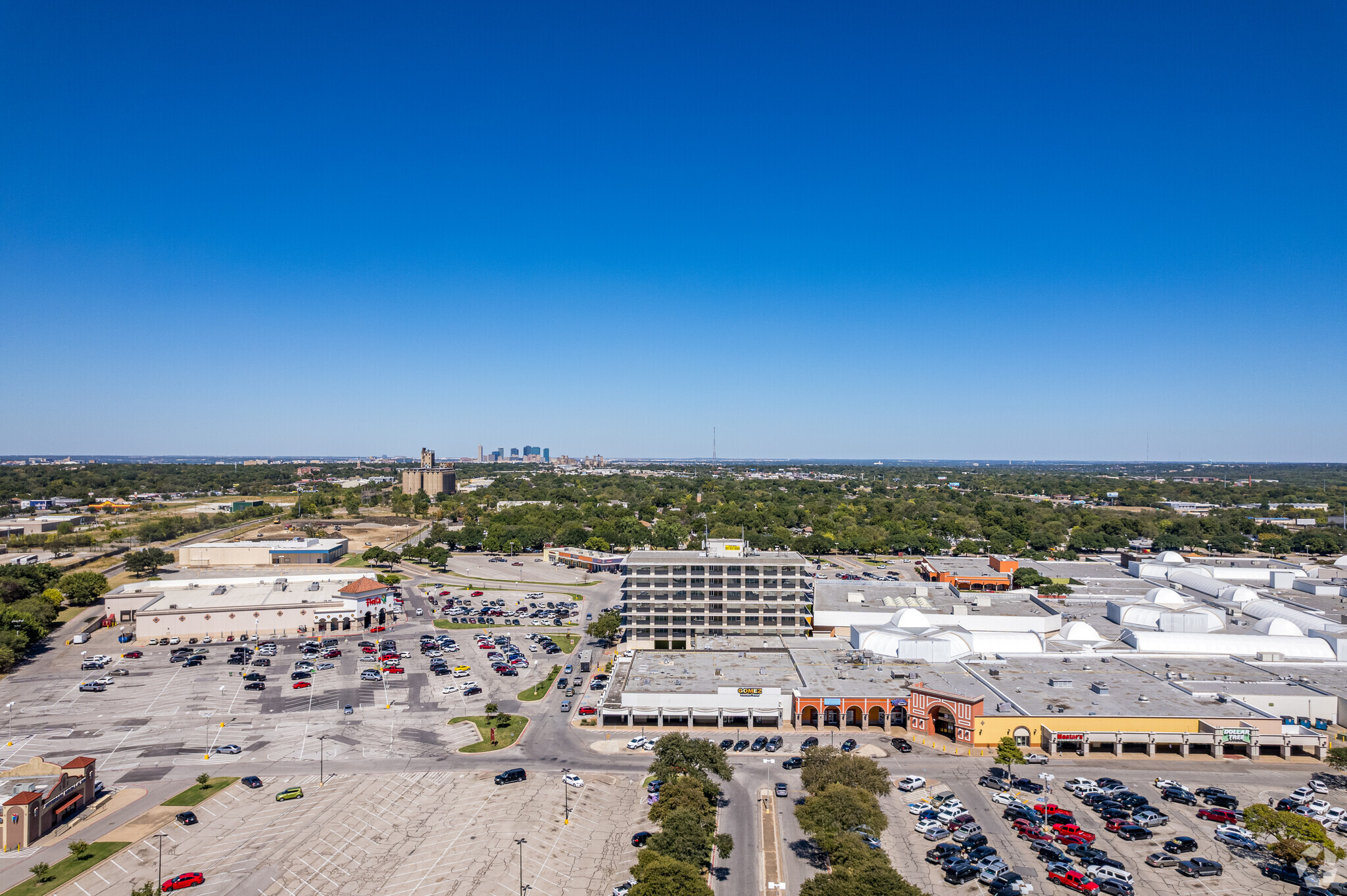 4200 South Fwy, Fort Worth, TX 76115 - La Gran Plaza Office Tower | LoopNet