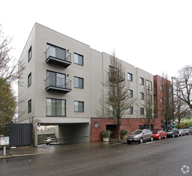 1301 NW 23rd Ave, Portland, OR for lease - Building Photo - Image 2 of 4