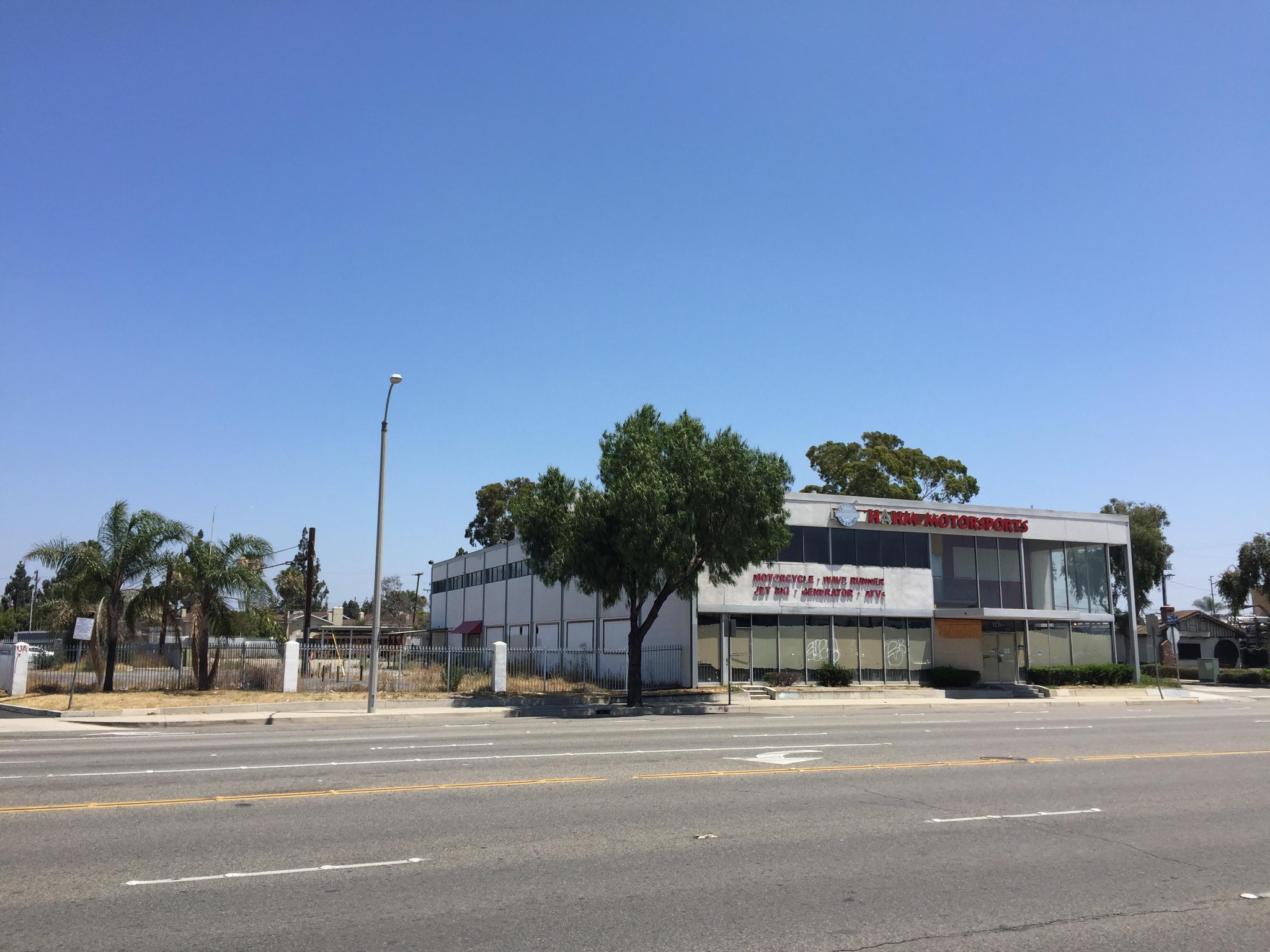 125 E Ball Rd, Anaheim, CA for sale Primary Photo- Image 1 of 1