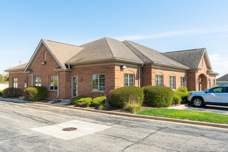 1958 Aberdeen Ct, Sycamore, IL for lease Building Photo- Image 2 of 24