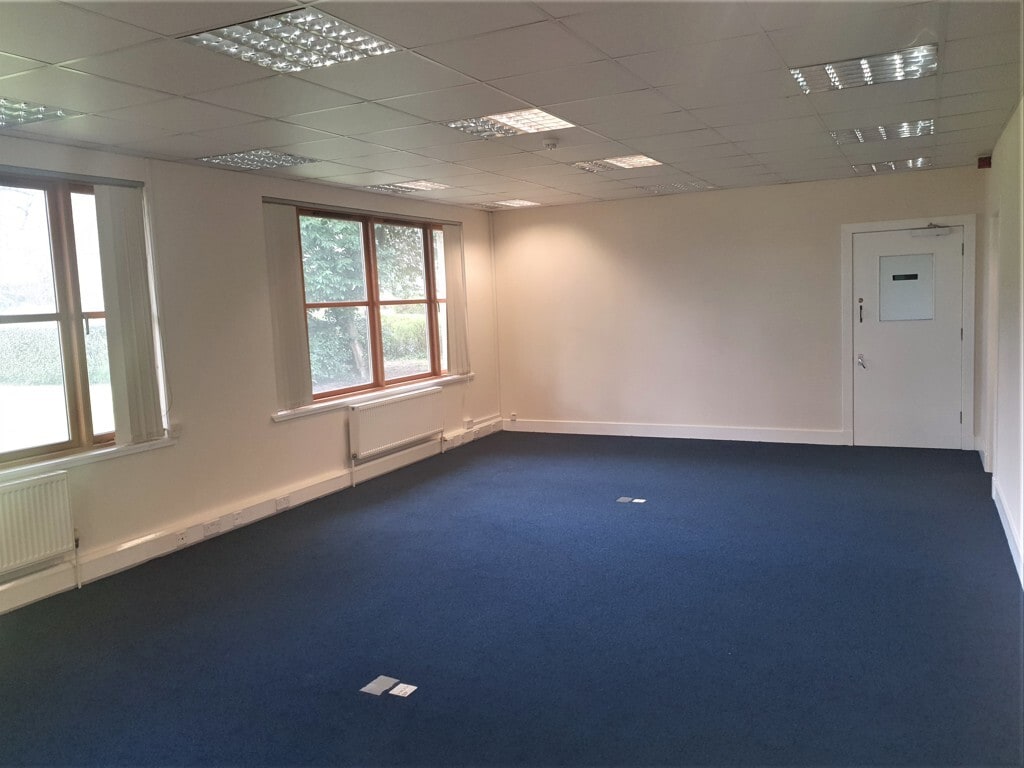 7-11 Melville Ter, Stirling for lease Interior Photo- Image 1 of 2