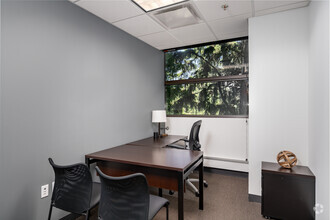 41000 Woodward Ave, Bloomfield Hills, MI for lease Interior Photo- Image 1 of 4