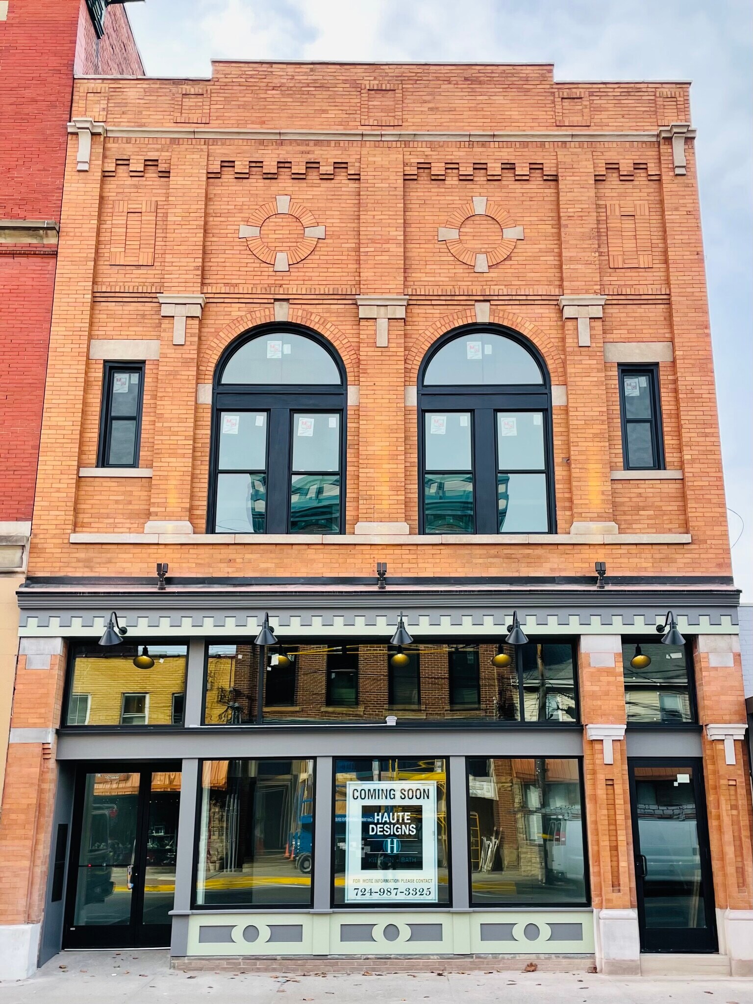 105 N Main St, Zelienople, PA 16063 Retail for Lease