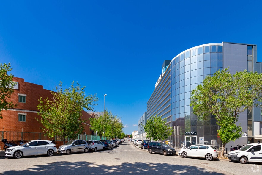 Carrer de Sant Ferran, 76, Cornellà de Llobregat, Barcelona for lease - Building Photo - Image 2 of 3