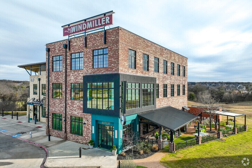 279 W Hidden Creek Pky, Burleson, TX for sale - Building Photo - Image 1 of 1