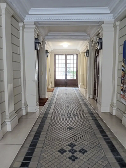 Office in Paris for lease - Lobby - Image 2 of 2