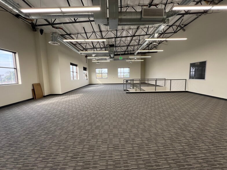 4910 Azusa Canyon Rd, Irwindale, CA for lease - Interior Photo - Image 3 of 9