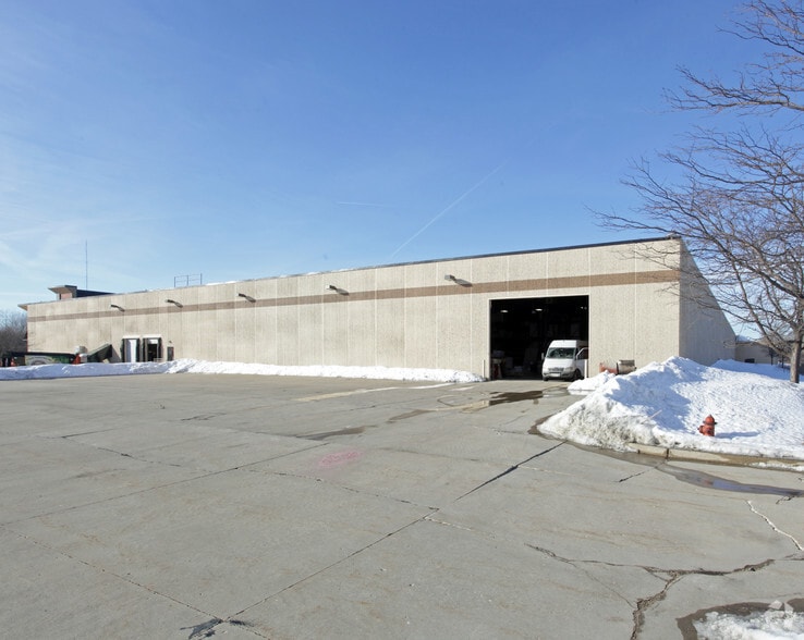 1175-1231 N Gary Ave, Carol Stream, IL for lease - Building Photo - Image 3 of 11