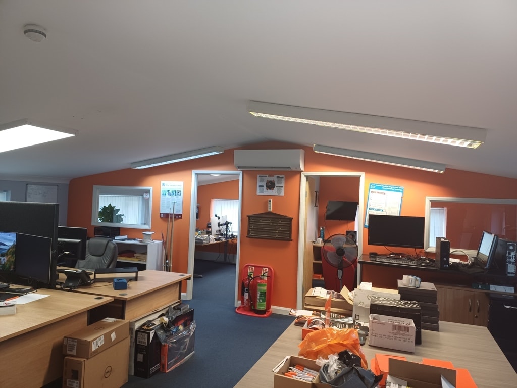 Billington Rd, Leighton Buzzard for lease Interior Photo- Image 1 of 2