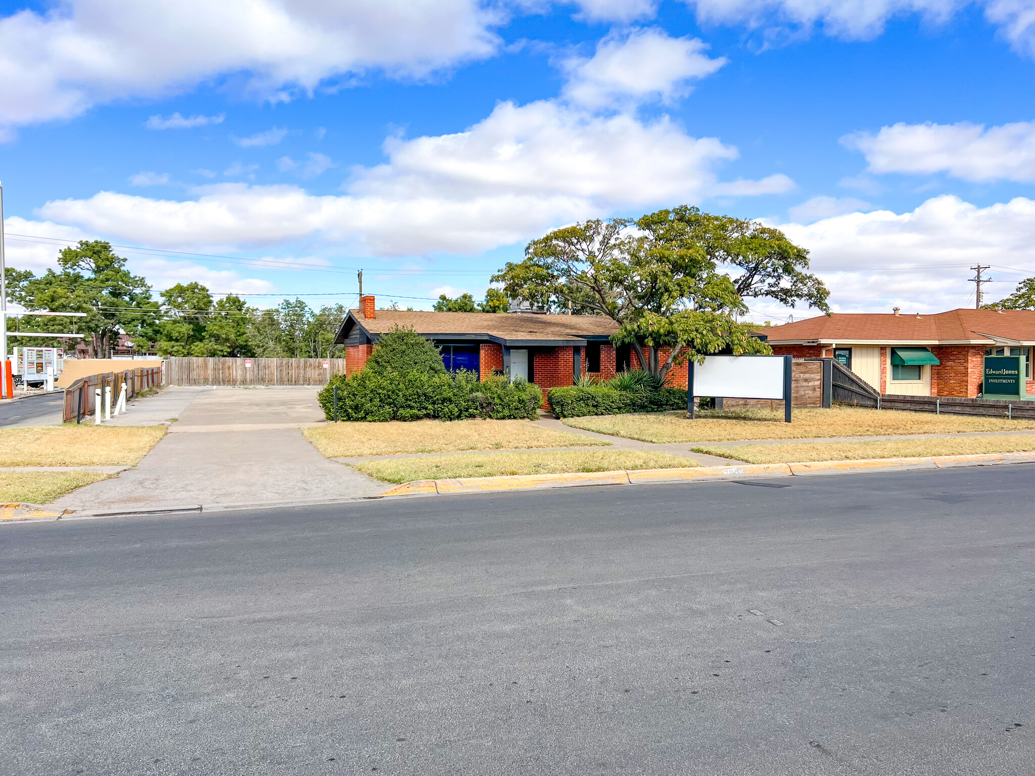 2604 W Kansas Ave, Midland, TX for lease Primary Photo- Image 1 of 15