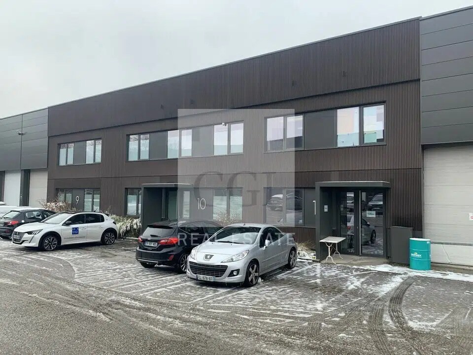 Flex in Dardilly for lease Building Photo- Image 1 of 12