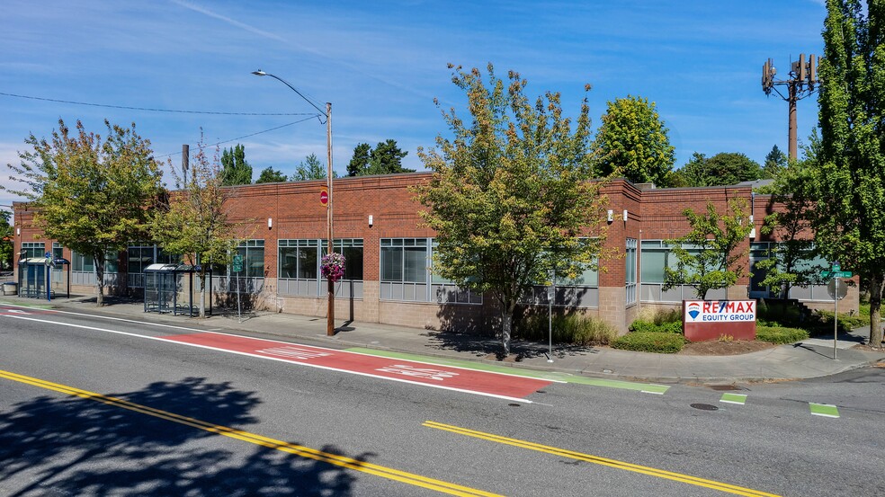 6225-6245 SW Capitol Hwy, Portland, OR for lease - Building Photo - Image 3 of 6