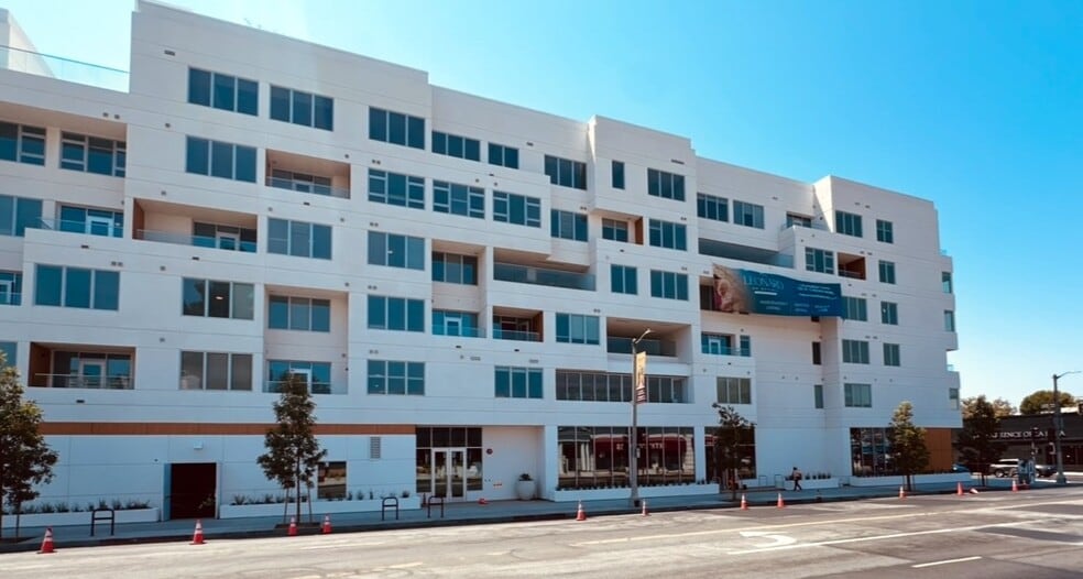 8070 W Beverly Rd, Los Angeles, CA for lease - Building Photo - Image 3 of 4