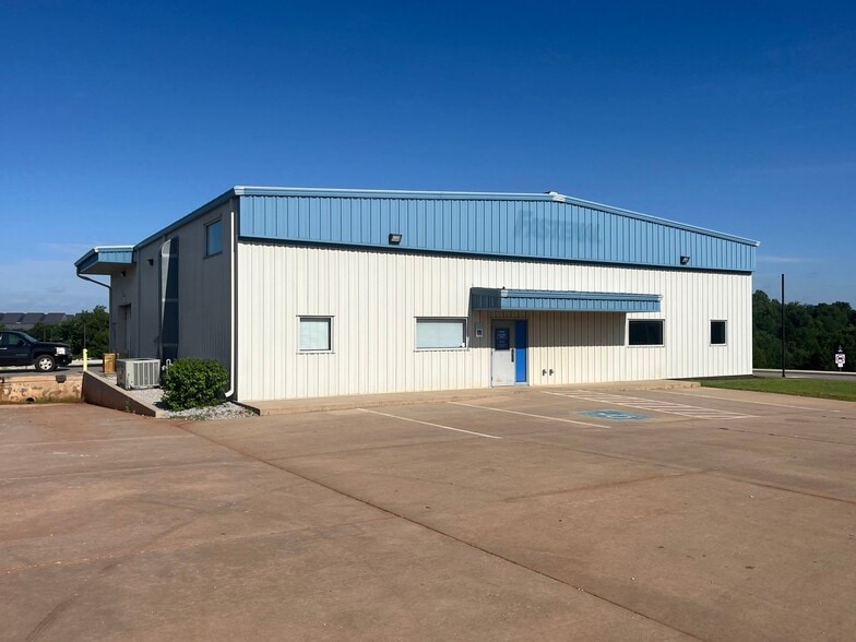 7001 S Sooner Rd, Oklahoma City, OK for sale - Primary Photo - Image 1 of 7