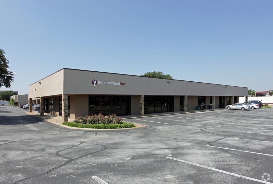 4220 Proton Rd, Dallas, TX for lease - Building Photo - Image 1 of 2