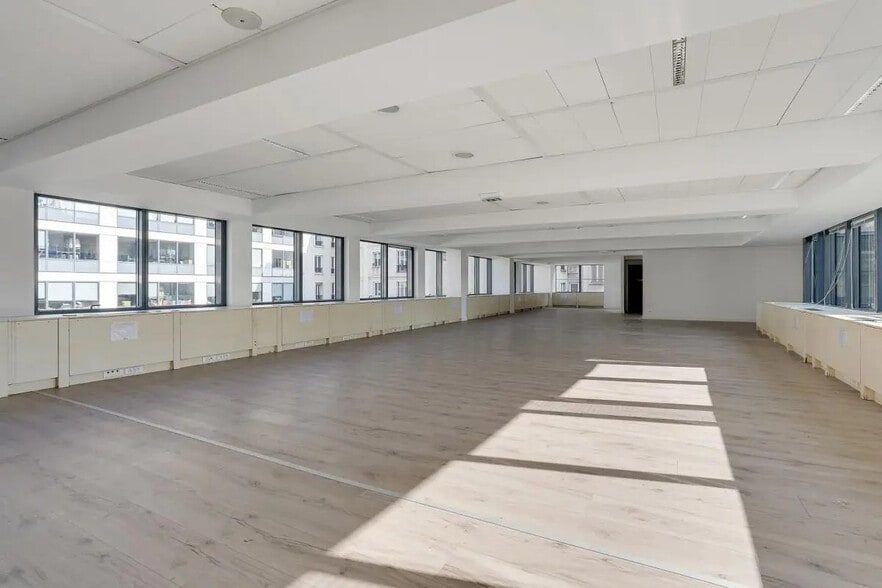 2 Bis Rue De Villiers, Levallois-Perret for lease - Interior Photo - Image 2 of 8