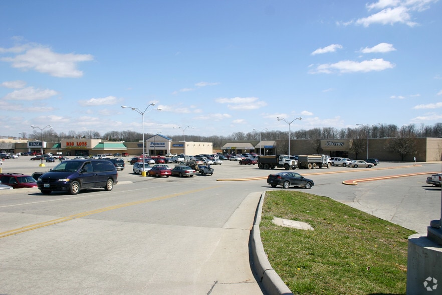 1307 Southern Hills Ctr, West Plains, MO for lease - Building Photo - Image 3 of 3