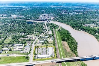 1025 N 3rd St, Lawrence, KS - AERIAL map view