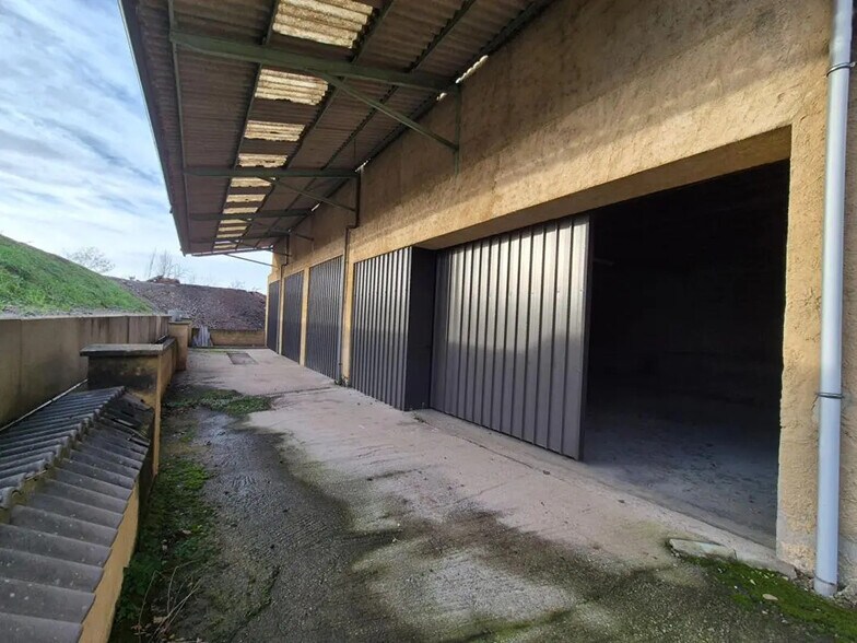 Flex in Malemort for sale - Building Photo - Image 3 of 9