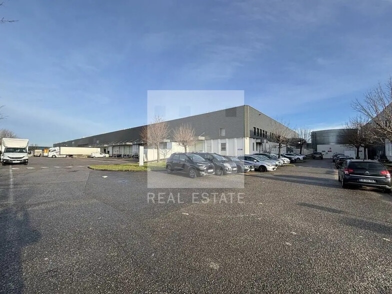 Industrial in Vénissieux for lease - Building Photo - Image 3 of 14