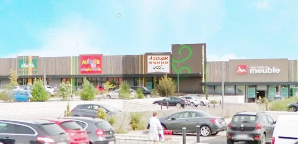 Retail in Chasseneuil-du-Poitou for lease - Building Photo - Image 2 of 4