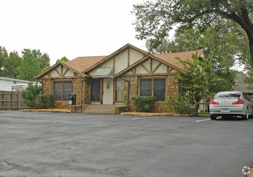 3309 S Yale Ave, Tulsa, OK 74135 Office for Sale