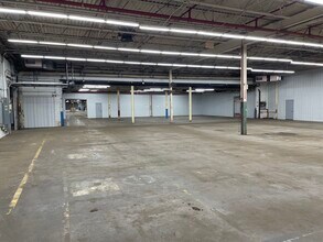 1201 S Adams Ave, Freeport, IL for lease Interior Photo- Image 2 of 3