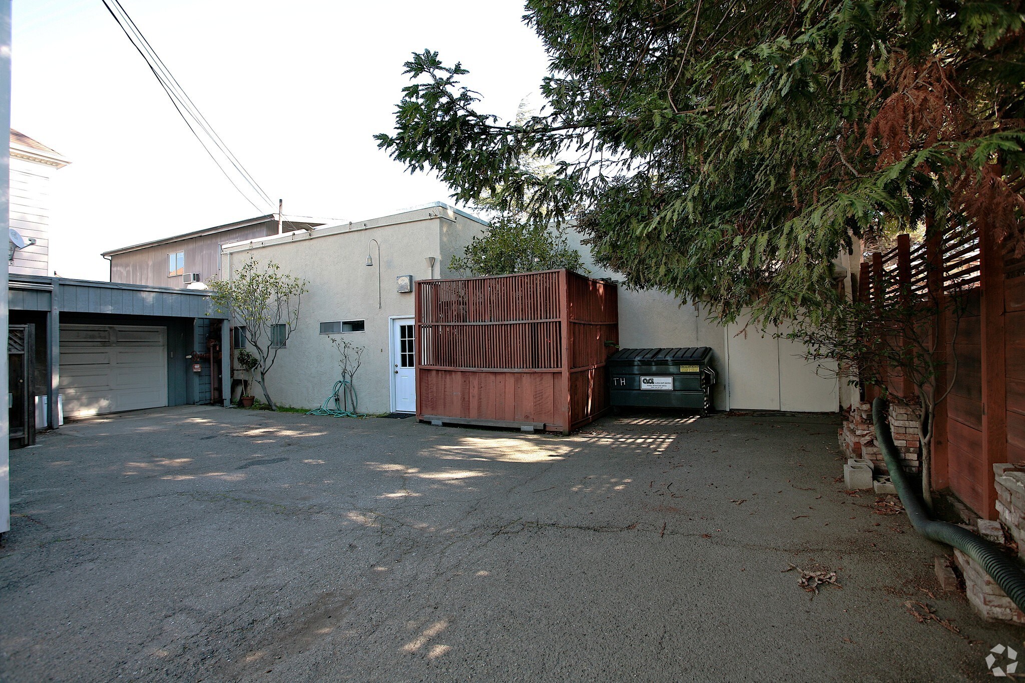 1906 Broadway, Alameda, CA 94501 NNN Mortuary Plus Five Apartments