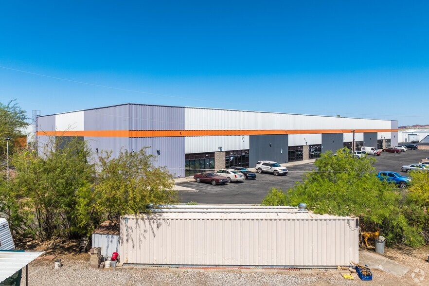 4975 Steptoe St, Las Vegas, NV for lease - Building Photo - Image 3 of 6